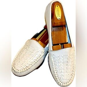 Bruno Magli 7.5 medium. Oscar handmade in Italy. 85% soles remaining.…